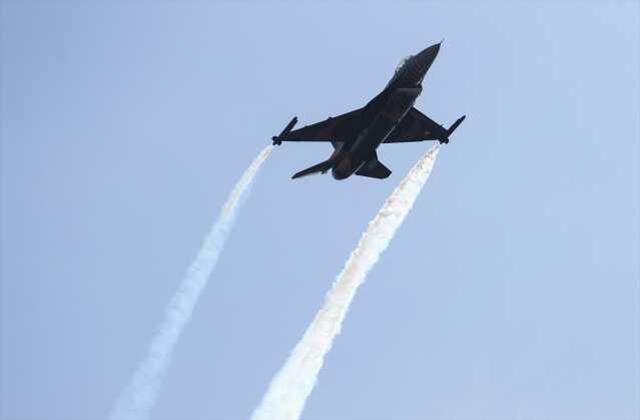 SOLOTÜRK, Cumhuriyet'in 100. yılında Anıtkabir ve başkent semalarında gösteri yaptı