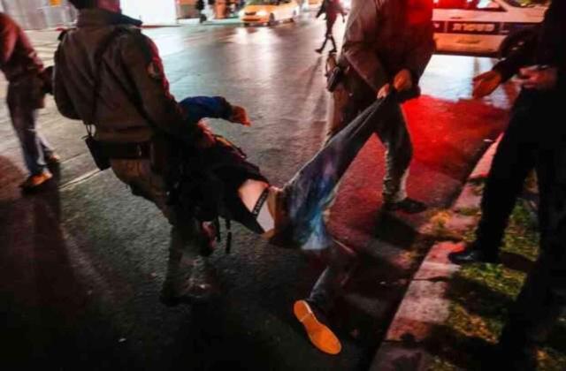 İsrail genelinde binlerce kişi, Başbakan Netanyahu'nun istifasını talep ederek protesto düzenledi. Elimize kan bulaştı