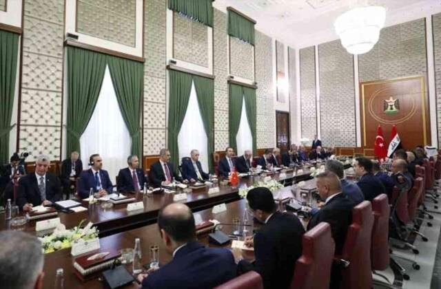 Cumhurbaşkanı Erdoğan 13 yıl sonra Bağdat'ta! Türkiye ile Irak arasında Kalkınma Yolu Anlaşması imzalandı