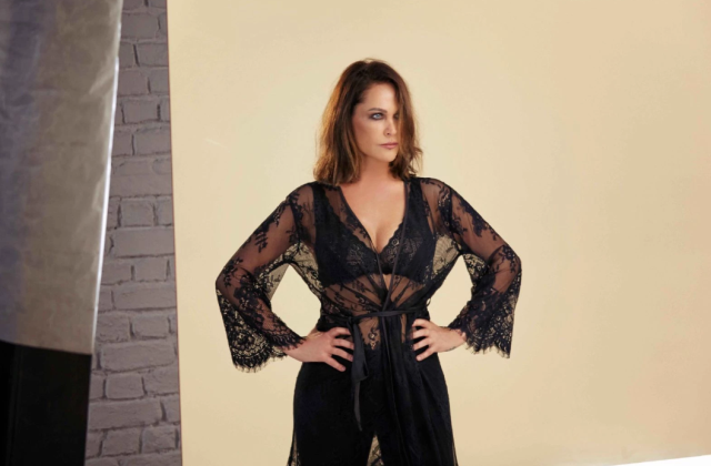 Hülya Avşar'ın filtresiz halini görenleri ağzı açık kaldı