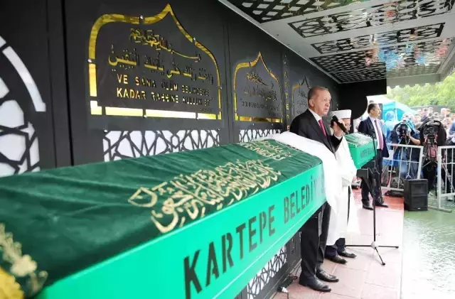 Cumhurbaşkanı Erdoğan, otobüs kazasında ölen gencin cenazesine katıldı: Şoförle ilgili gereken yapılacak