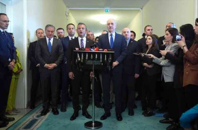 TBMM'de yeni anayasa mesaisi! Kurtulmuş ve Özel, görüşme sonrası kamera karşısına geçti