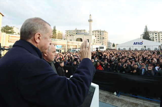 Son Dakika: Depremin vurduğu 11 ilde yapılacak konutların temeli eş zamanlı olarak atıldı
