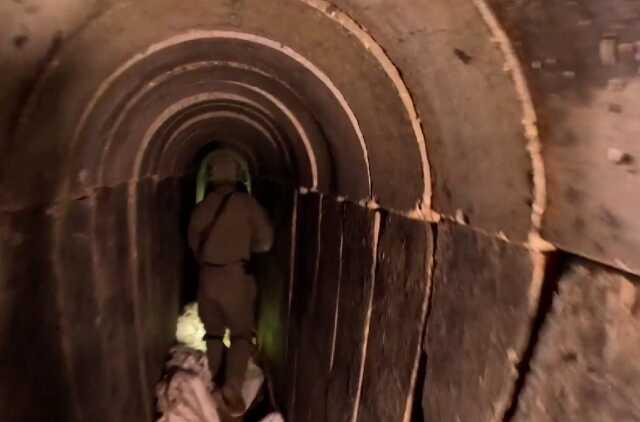 İsrail ordusu gazetecileri Şifa Hastanesi'nin altında olduğu konuşulan tünellere indirdi