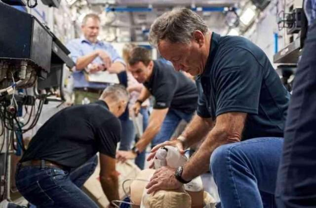 Propolis deneyi nedir? İlk Türk astronot Alper Gezeravcı 'Propolis' deneyini nasıl yapacak?