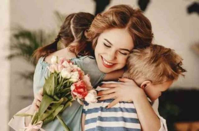 Sevgililer günü anneye mesaj! Sevgililer günü anneye atılabilecek mesajlar nelerdir?