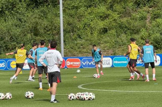 Sarı kart sınırında olan futbolcular kim? Avusturya-Türkiye maçında sarı kart sınırında kimler var?