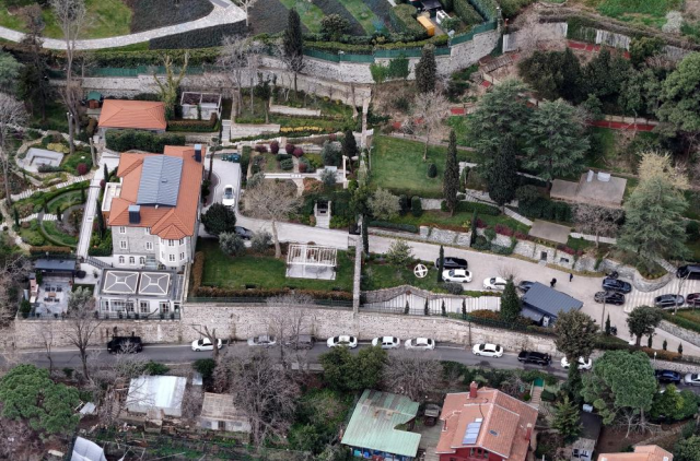 İBB Başkanı Ekrem İmamoğlu'nun gözaltına alındığı evindeki hareketlilik havadan görüntülendi