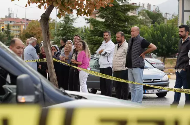 Aracından inip oturduğu bankta intihar etti