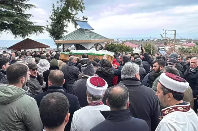 Genç kadın son yolculuğuna gelinliği ile uğurlandı, gözyaşları sel oldu