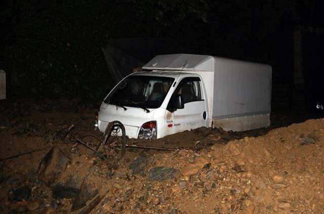 Rize'de sel ve heyelan afetinin hasarı gün ağarınca ortaya çıktı