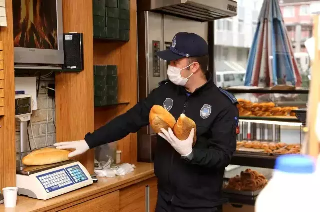 Zincir marketler ile fırınlara fiyat denetimi yapıldı, raflardan tarihi geçmiş ürünler çıktı