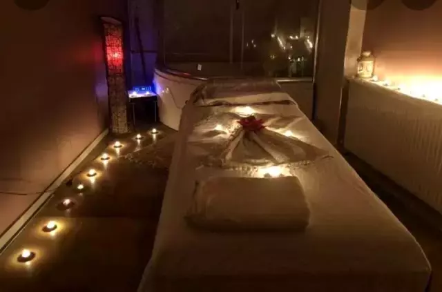 Masaj salonunda cinsel ilişkiye girerken basıldılar! Afrika'dan gelen kadınlar sınır dışı edildi