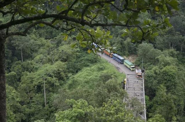 Evlendikten 10 ay sonra kocasının hem dolandırıcı hem de kadın olduğunu öğrendi