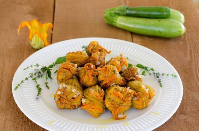 Kabak Çiçeği Dolması tarifi! Masterchef Kabak Çiçeği Dolması nasıl yapılır? Masterchef yemek tarifi! Kabak Çiçeği Dolması için gerekli malzemeler!