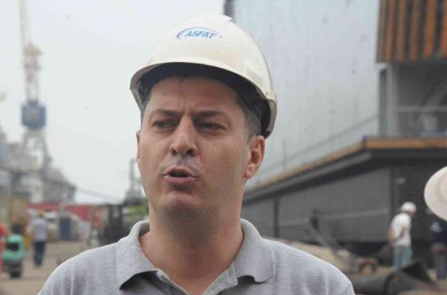 Dünyada kendi sınıfında sadece bir tane var! Denizaltı havuzu Yalova'da suya indirildi