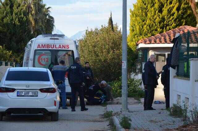 Alacak tartışmasında akrabalarına kurşun yağdırdıktan sonra intihara kalkıştı: 2 ölü, 4 yaralı (2)- Yeniden