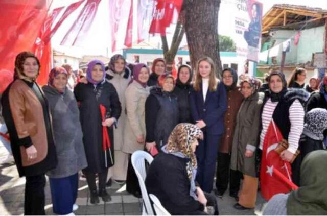 Kalkım Beldesi Bağımsız Belediye Başkanı Zeynep Çelik kimdir? Zeynep Çelik kaç yaşında, nereli?