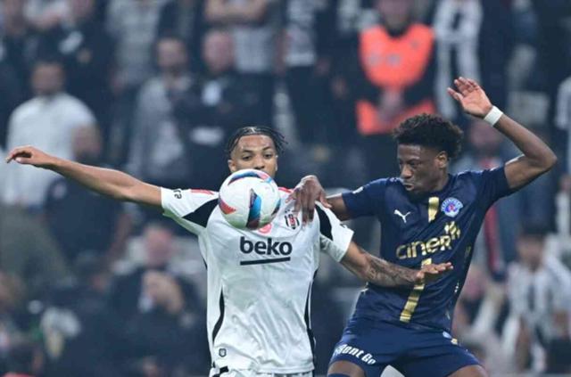 Beşiktaş, Kasımpaşa'ya sahasında 3-1 yenildi