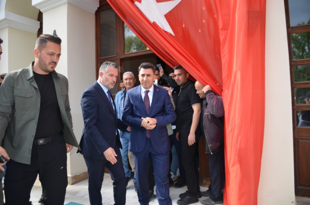 Bilecik Valisi Şefik Aygöl ağladı, ağlattı