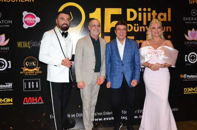 Dijital Dünya Bu Yıl 15. En'lerini Seçti. Chafemme Yapay Zeka Defilesine Büyük İlgi!