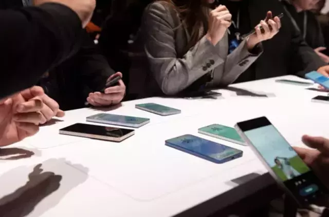 Öğrenciye ÖTV'siz akıllı telefon! Modeller belli oldu, tek bir şart var