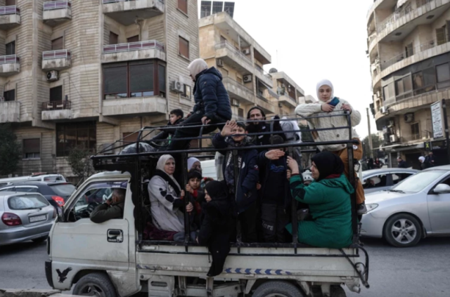 Türkiye'nin yanı başında dev operasyon! Ordu, SDG'yi Halep'te kuşattı