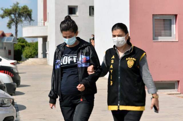 Yeni evli komşusuna takılarını tavan arasına saklamasını söyledi! Çilingirle evine girip 71 bin liralık altınını çaldı