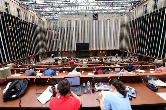 Fatih'teki kütüphanenin üye sayısı birçok ilçenin nüfusunu geride bıraktı