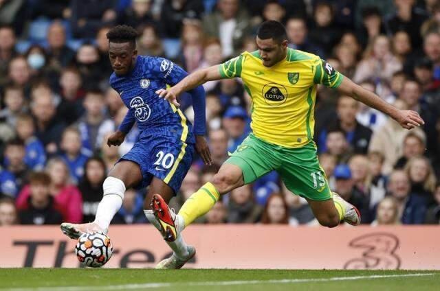 Ozan Kabak'a olay eleştiri: Bu çocuk kendini Zidane sanıyor, aptalca hataları bırakmalı