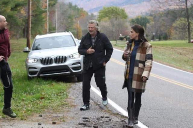 Alec Baldwin'in dizi setinde yanlışlıkla yaraladığı yönetmen Joel Souza, ilk kez görüntülendi