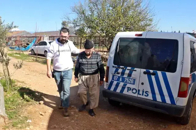 93'lük dede ortalığı birbirine kattı, sinirini kamyonet lastiğine ateş ederek çıkardı