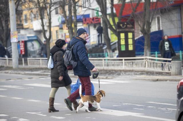 Şehirlerde patlama sesleri yankılanıyor! Ukrayna'da halk çok tedirgin, savaş korkusu sokaklara yansıdı