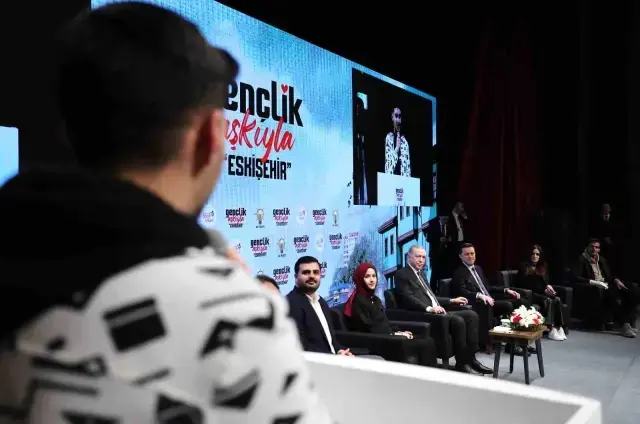 Cumhurbaşkanı Erdoğan: Gençlerimize taahhüt ettiklerimizi 8 ayda gerçekleştirdik