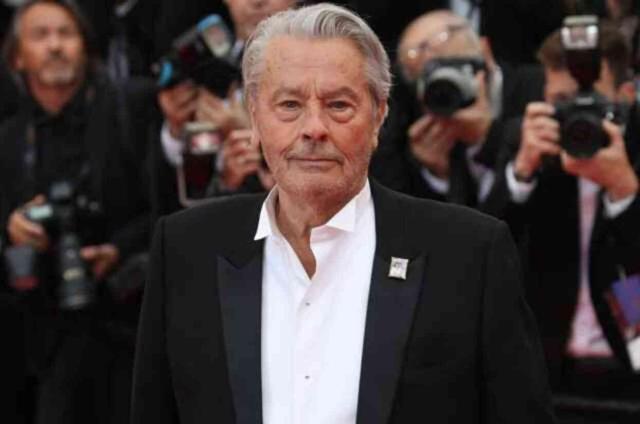 Alain Delon'un evinde 72 silah ve binlerce mermi bulundu