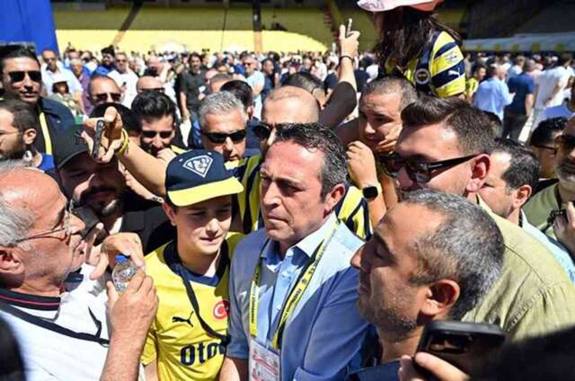 Canlı aktarıyoruz! Oy verme işlemi başladı, Fenerbahçe başkanını seçiyor