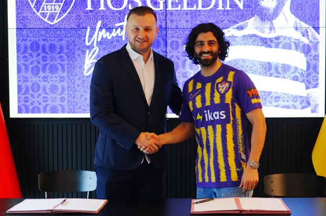Trabzonspor'dan ayrılan Umut Bozok, yeni durağı olarak Eyüpspor'u seçti