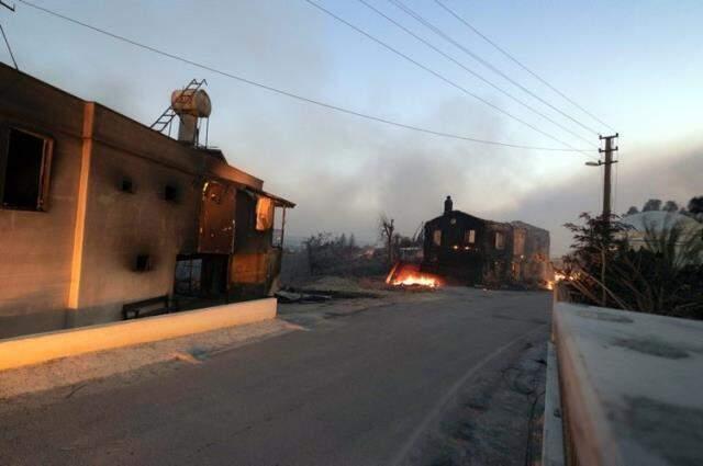 Felaketin boyutu gün ağarınca ortaya çıktı! Manavgat'taki yangından yürek burkan kareler