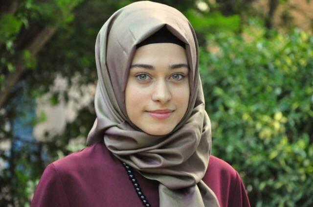 Kurtlar Vadisi'nin Selvi'si Fatma Büşra Ayaydın, tesettüre girme sürecini anlattı