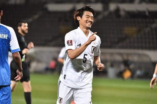 Fenerbahçe'nin yeni transferi Hidemasa Morita, yarın 17.25'te İstanbul'da olacak