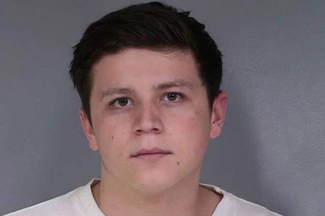 Kızlarını cinsel ilişkiye girerken basan anne ve baba, kurşunlanarak öldürüldü