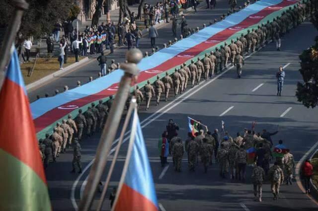 Cumhurbaşkanı Erdoğan'dan Karabağ zaferi paylaşımı: Bu şanlı günü en içten dileklerimle tebrik ediyorum