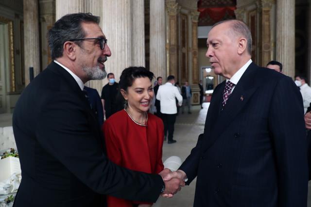 İSTANBUL-CUMHURBAŞKANI ERDOĞAN SANATÇILARLA İFTAR PROGRAMINDA BULUŞTU