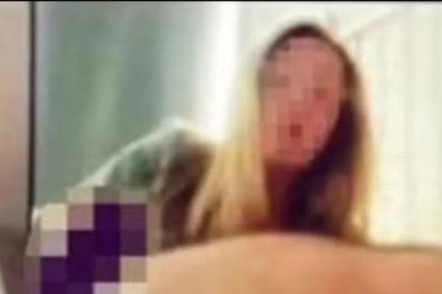 Kamerayı açık unutan çift, canlı yayında 45 dakika boyunca cinsel ilişkiye girdi