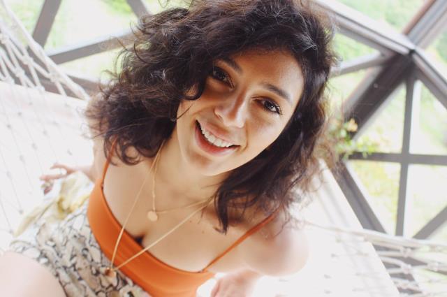 Çok konuşulacak iddia: Şahan Gökbakar'ın gündemle ilgili tweetini paylaşan Ezgi Çelik, TRT'deki işinden oldu