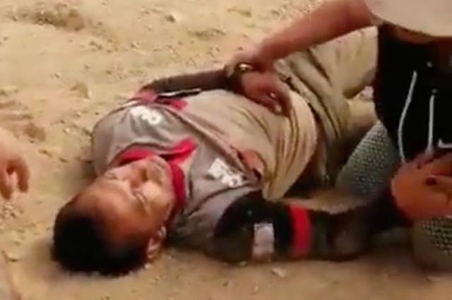 Kırmızı kart gösteren hakemi uçurumdan aşağı attılar! Fotoğraflar hayli ürkütücü