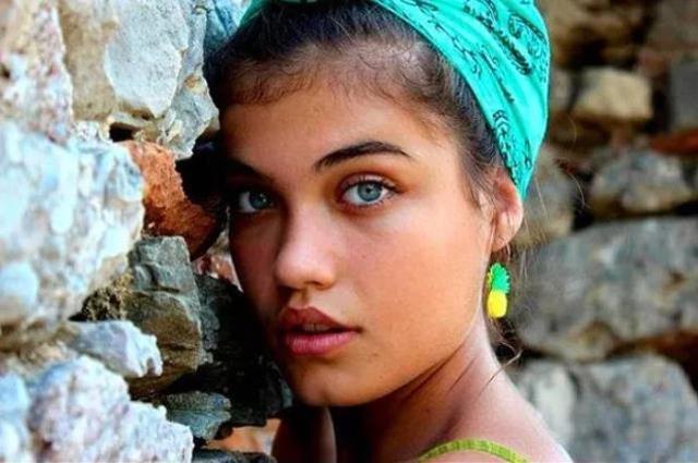 Gecenin Ucunda Dizisi Yasemin Kanbay kimdir? Aleyna Özgeçen kimdir? Aleyna Özgeçen kaç yaşında, nereli?