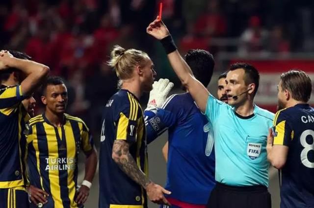 UEFA'dan Fenerbahçe maçına skandal atama! Ivan Bebek bir kez daha sahnede