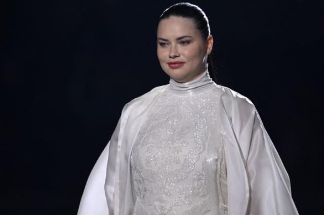 Dünyanın en güzel kadınıydı! 3 ay önce doğum yapan süper model Adriana Lima tanınmaz halde