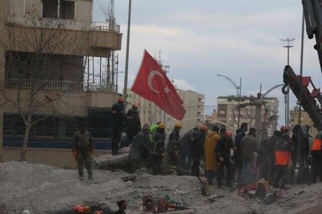 Son Dakika: 10 ili vuran depremde bilanço her geçen dakika ağırlaşıyor! Hayatını kaybedenlerin sayısı 3.703'e yükseldi